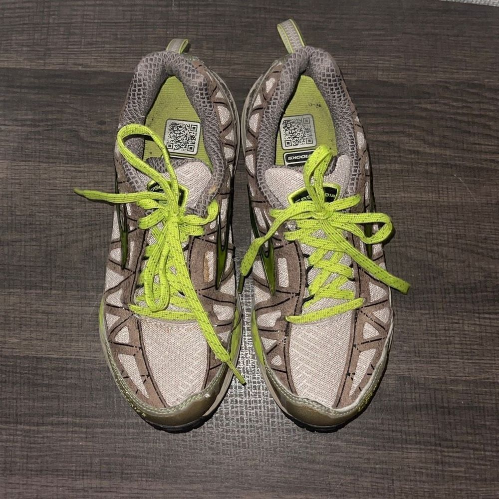 Women’s Brooks Cascadia Running Shoes size 6.5